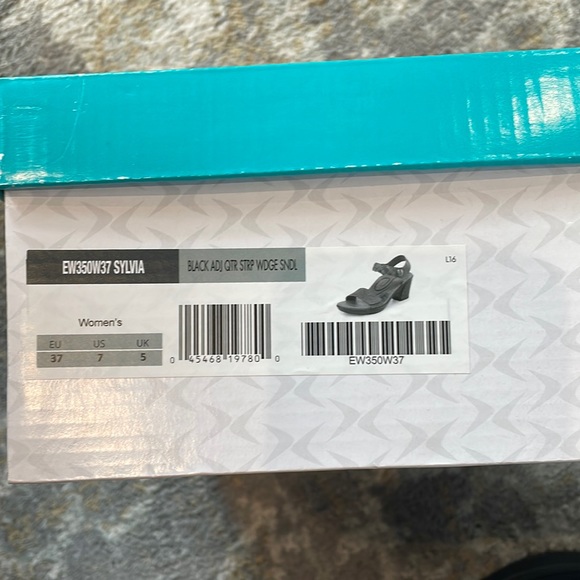 Aetrex Sylvia Adjustable Quarter Strap Heel in Black - Picture 9 of 9